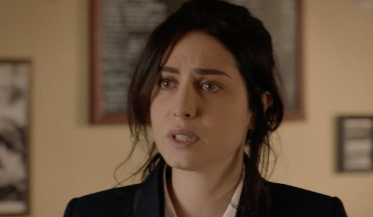 Garance Thénault (Lola Brémond) in una scena del primo episodio de “La scogliera dei misteri”. Credits: Rai