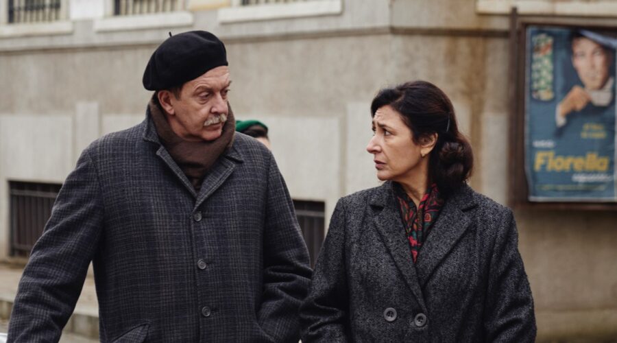 Da sinistra: Pietro Genuardi (Armando Ferraris) e Antonella Attili (Agnese Amato) in una scena de 