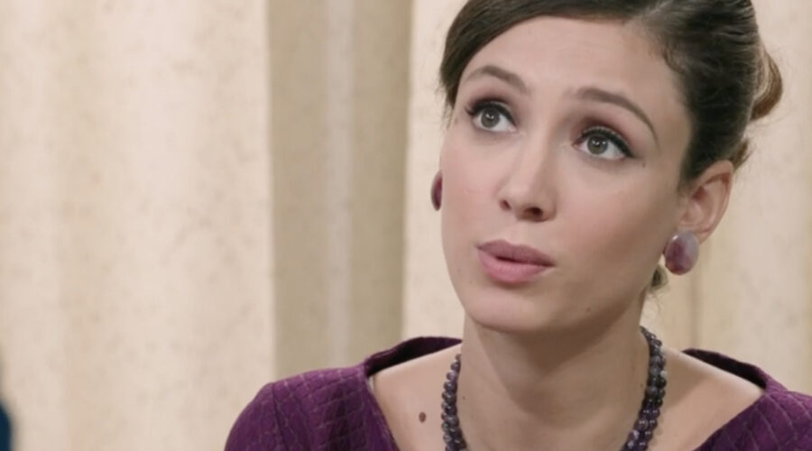 Lucrezia Massari (Flora Gentile Ravasi) in una scena della puntata 85 de 