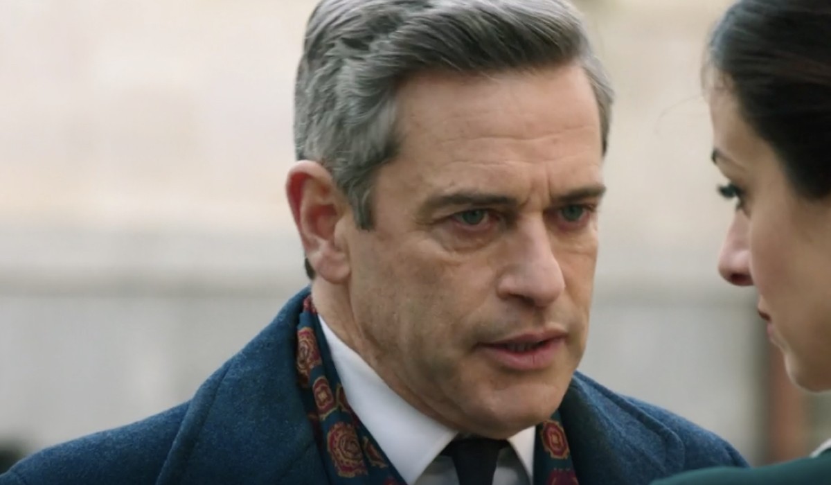 Massimo Poggio (Ezio Colombo) in una scena della puntata 142 de