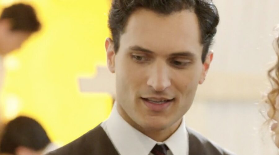 Alessandro Tersigni (Vittorio Conti) in una scena della puntata 1 de