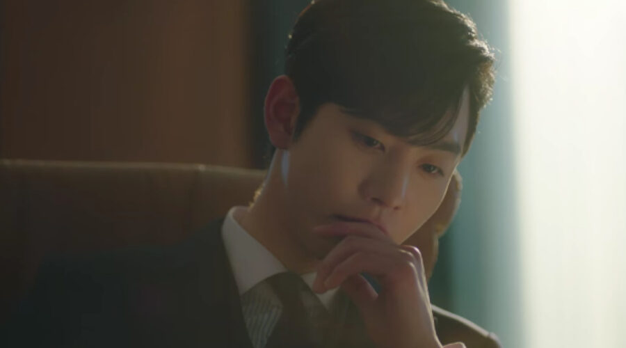 Kang Tae-mu (Ahn Hyo-seop) in una scena di 