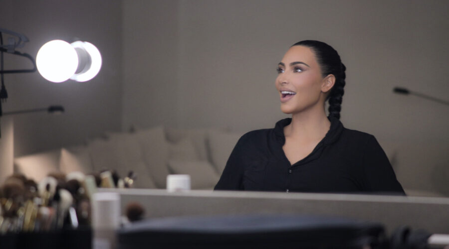 Kim Kardashian In Una Scena Di 