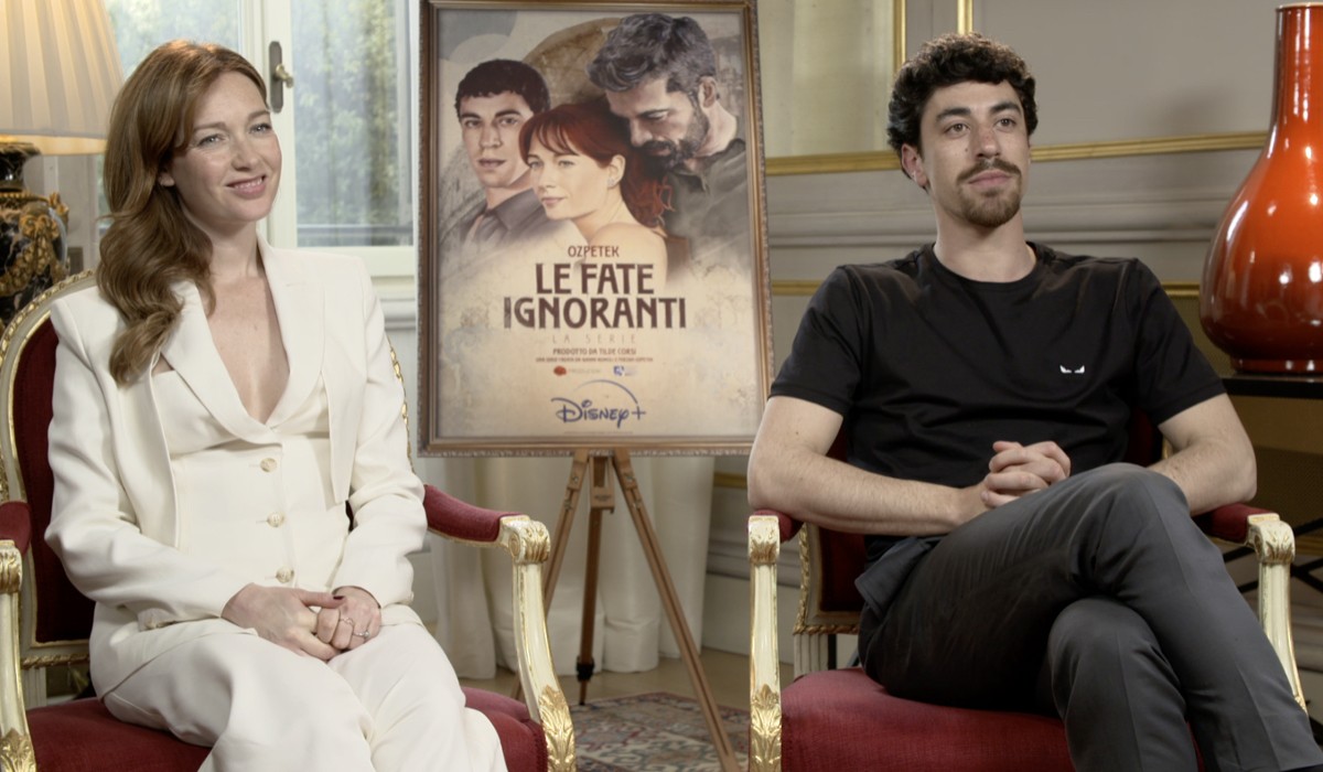 Cristiana Capotondi e Eduardo Scarpetta nell'intervista de “Le Fate Ignoranti - La Serie”. Credits: Cattura schermo/Tvserial.it