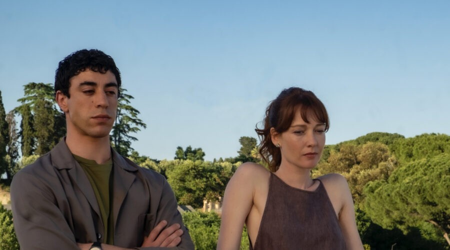 Da sinistra: Eduardo Scarpetta (Michele) e Cristiana Capotondi (Antonia) in una scena della serie tv