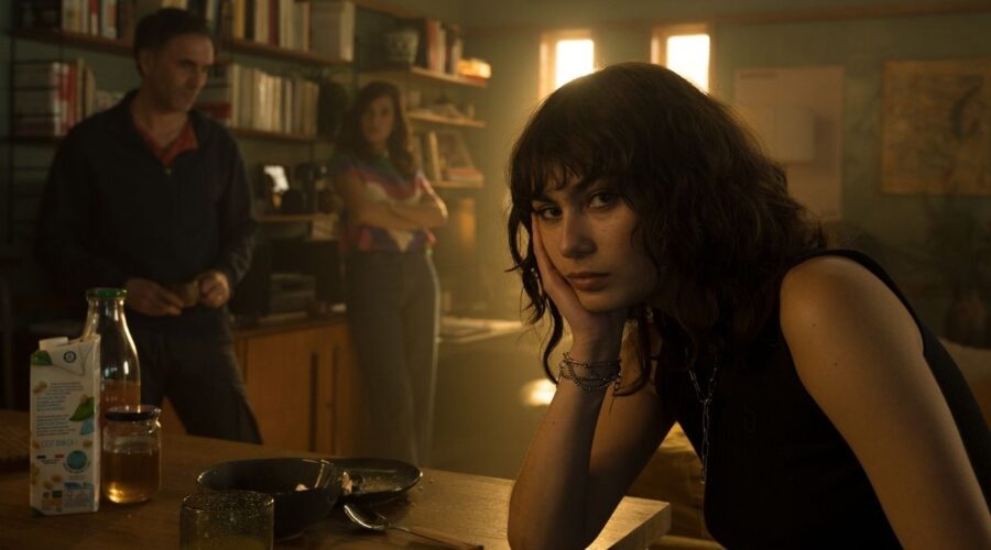 Léa (Raika Hazanavicius) In Una Scena Di