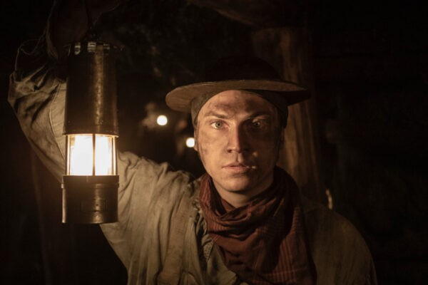 Louis Peres (Étienne Lantier) in una scena di 