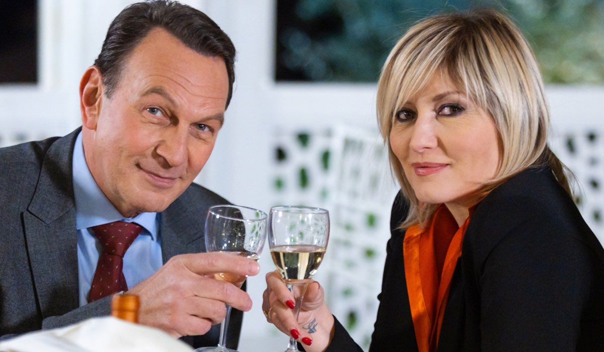Riccardo Polizzy Carbonelli (Roberto) e Chiara Conti (Lara) In Una Scena Di