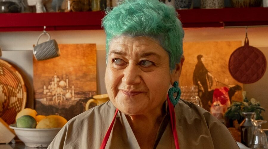 Serra Yilmaz Interpreta Serra Ne 