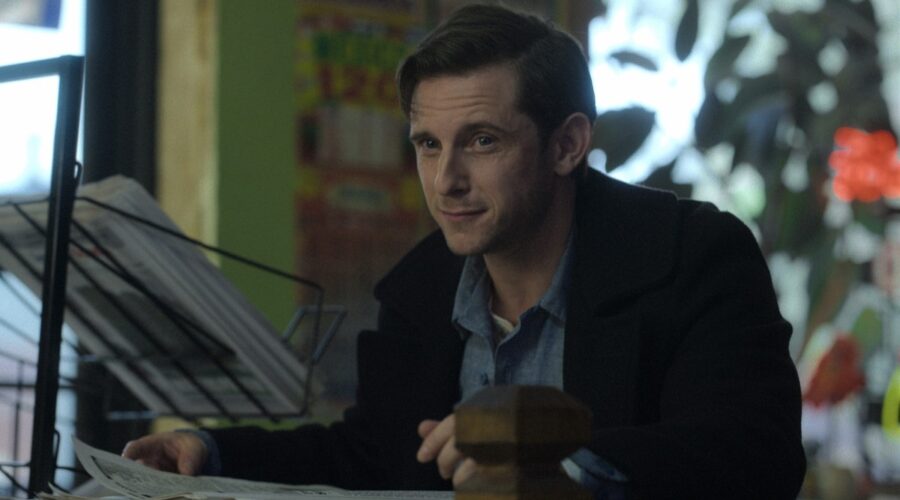 Jamie Bell in una scena di “Shining Girls”. Credits: Apple TV+.