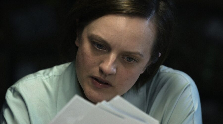 Elisabeth Moss interpreta Kirby in una scena di “Shining Girls”. Credits: Apple TV+.
