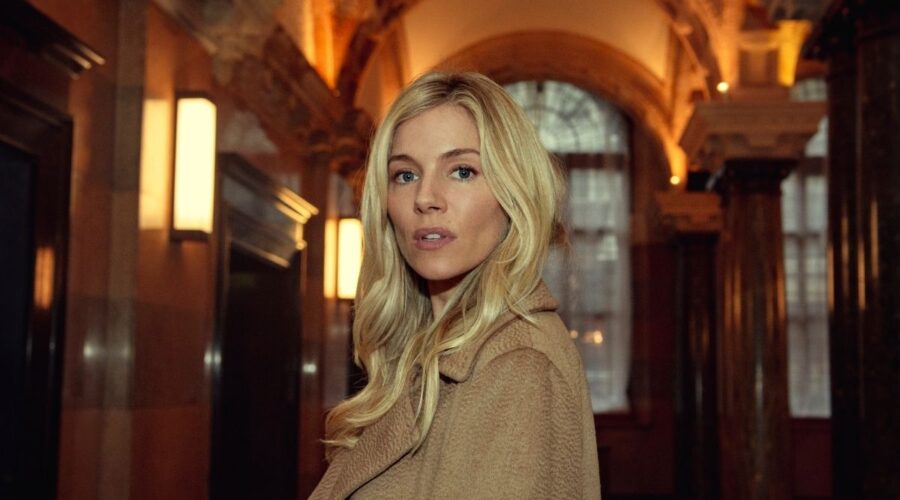 Sienna Miller In Una Scena Di 