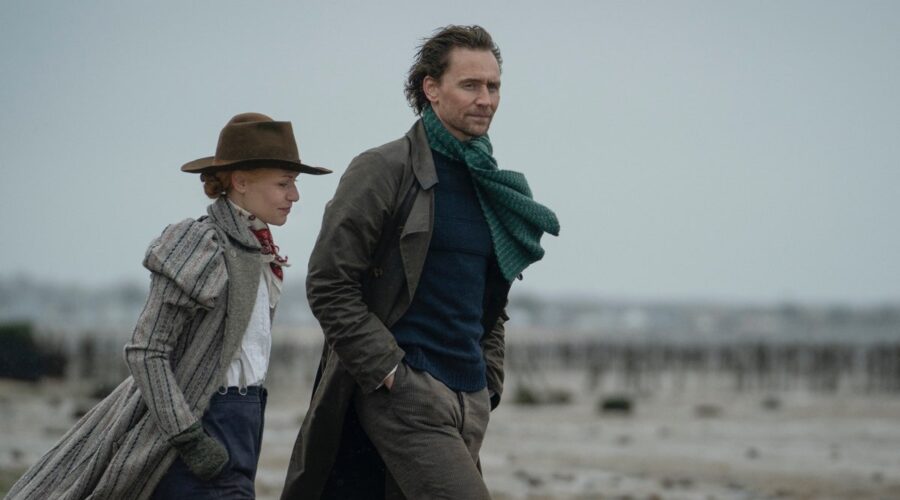 A Sinistra: Claire Danes e Tom Hiddleston Ne 