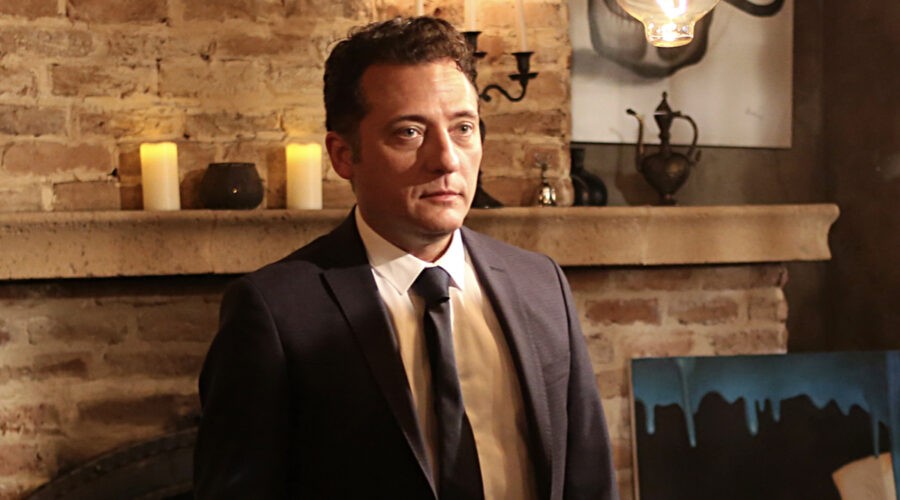 Yigit Özsener (Riza Kocaoglu) in una scena di 