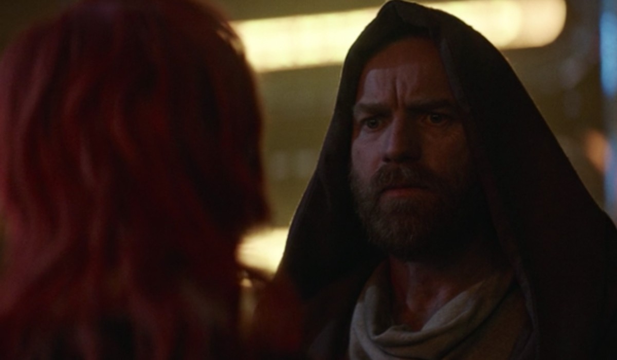 Ewan McGregor (Obi Wan Kenobi) con cappuccio nel secondo episodio di 