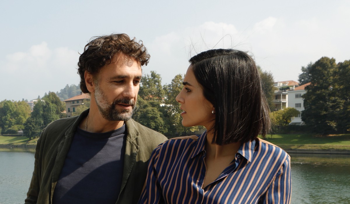 Da sinistra: Raoul Bova (Roberto Beltrami) e Rocío Muñoz Morales (Victoria Bonetto) in una scena di 