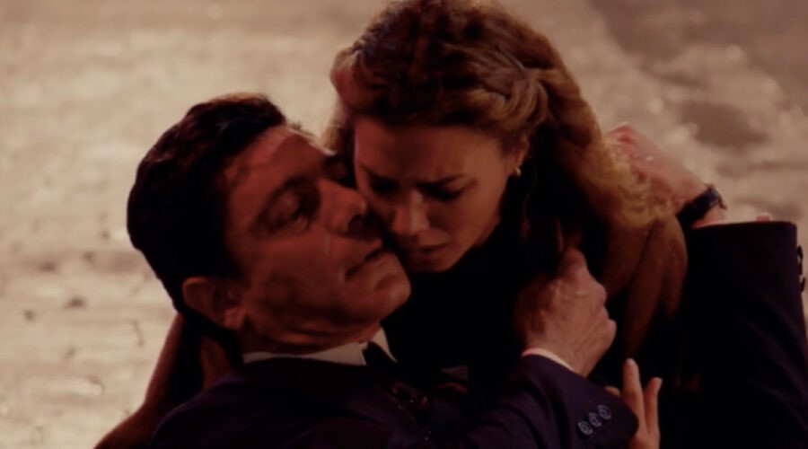 Da sinistra: Giuseppe Zeno (Pietro Mori) e Giusy Buscemi (Teresa Iorio) in una scena della puntata 20 de