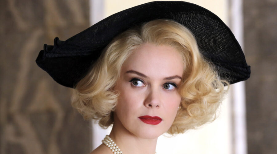 Andrea Osvárt (Rose Anderson) in un posato per le prime due stagioni de