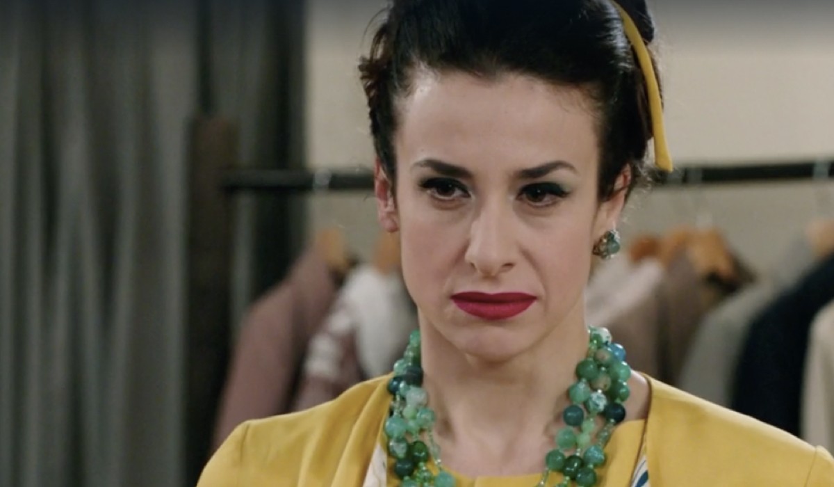 Lara Komar (Gloria Moreau) in una scena della puntata 160 de