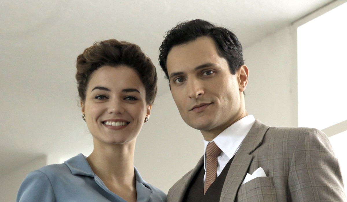 Da sinistra: Giusy Buscemi (Teresa Iorio) e Alessandro Tersigni (Vittorio Conti) in un posato per le prime due stagioni de 
