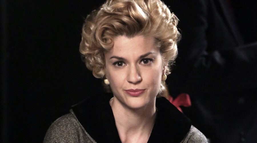 Alice Torriani (Andreina Mandelli) in un posato per le prime due stagioni de