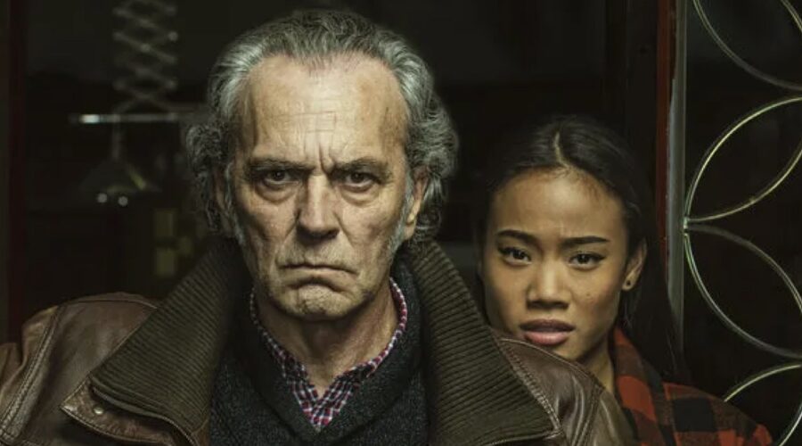 Jose Coronado E Nona Sobo In Una Scena Di Entrevias Credits Netflix