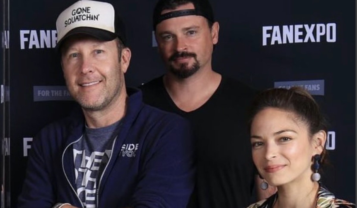 I protagonisti di “Smallville”. Da sinistra: Michael Rosenbaum, Tom Welling e Kristin Kreuk alla FandomExpo 2022 di St. Louis. Credits: Courtesy of Con/Instagram.