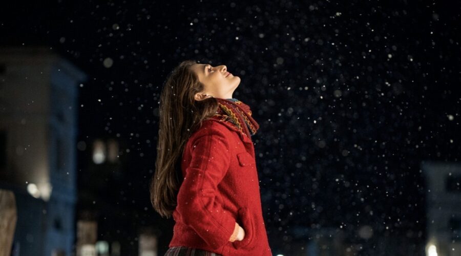 Pilar Fogliati protagonista di “Odio il Natale”, la nuova serie Netflix. Credits: Netflix Italia/Lux Vide.