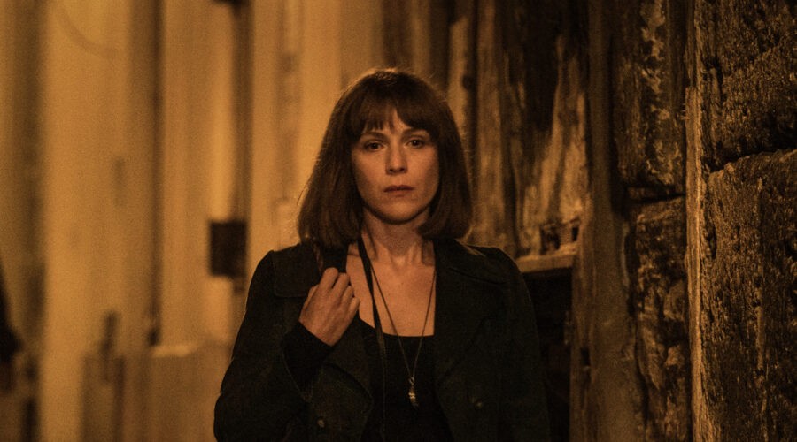 Isabella Ragonese (Letizia Battaglia) in una scena di 