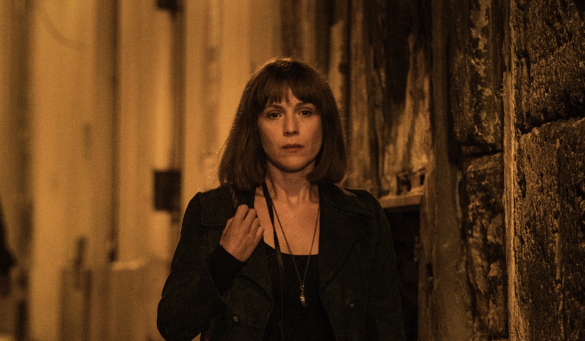 Isabella Ragonese (Letizia Battaglia) in una scena di