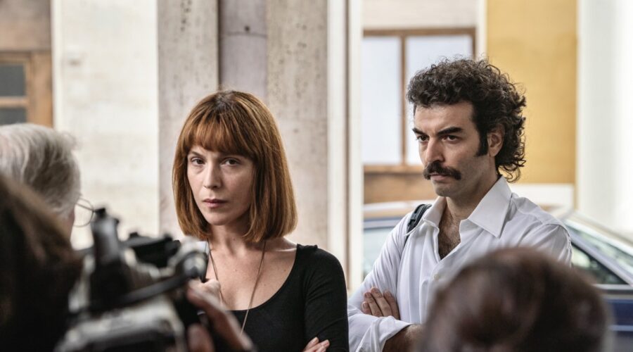 Da sinistra: Isabella Ragonese (Letizia Battaglia) e Federico Brugnone (Franco Zecchin) in una scena di 