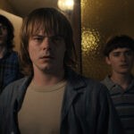 Da sinistra: Mike (Finn Wolfhard), Jonathan (Charlie Heaton) e Will (Noah Schnapp) in una scena di “Stranger Things 4”. Credits: Courtesy of Netflix.