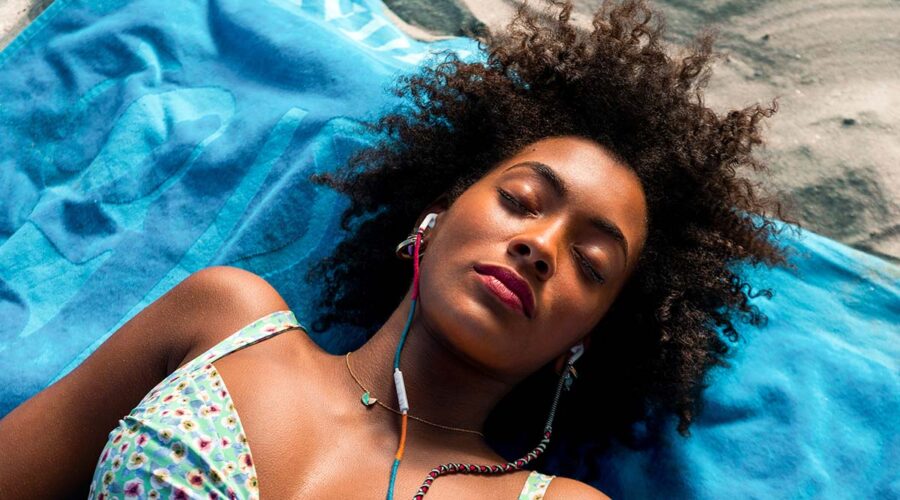 Coco Rebecca Edogamhe (Summer) nella serie televisiva