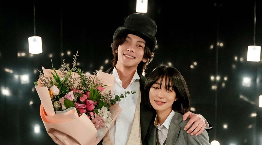 Ji Chang Wook (Ri-eul) e Choi Sungeun (Yoon Ah-yi) in