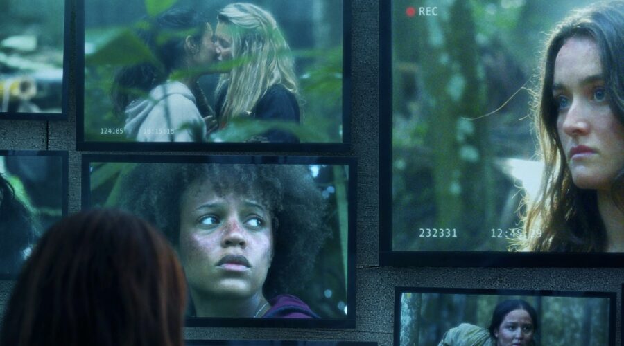 “The Wilds”, un particolare del poster della seconda stagione. Credits: Amazon Studios.