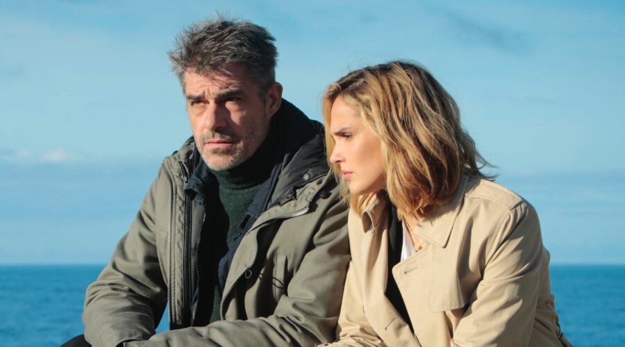 A Sinistra: Thierry Neuvic (Joseph) E Camille Lou (Audrey) In Una Scena Di 