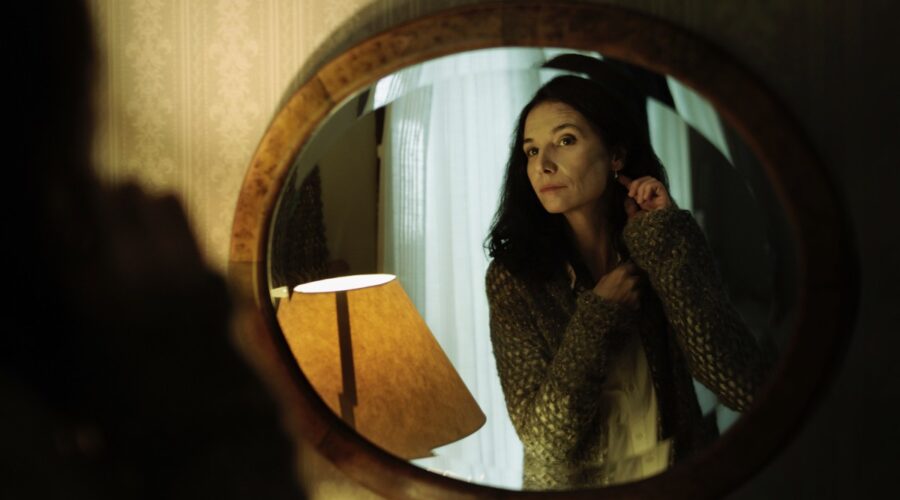 Veronica (Aline Kuppenheim) In Una Scena Di