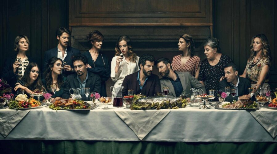 Key art della seconda stagione di “A casa tutti bene - La serie”. Credits: Sky Italia.