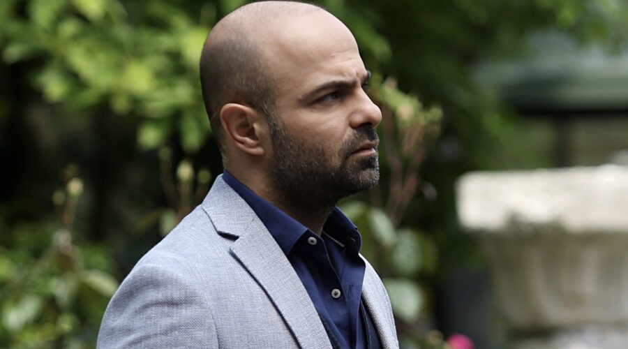 Erkan Avci (Korhan Korludag) in una scena di