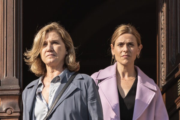 Da Sinistra:Ana Wagener Interpreta Alicia, Itziar Ituño Interpreta Malen In 