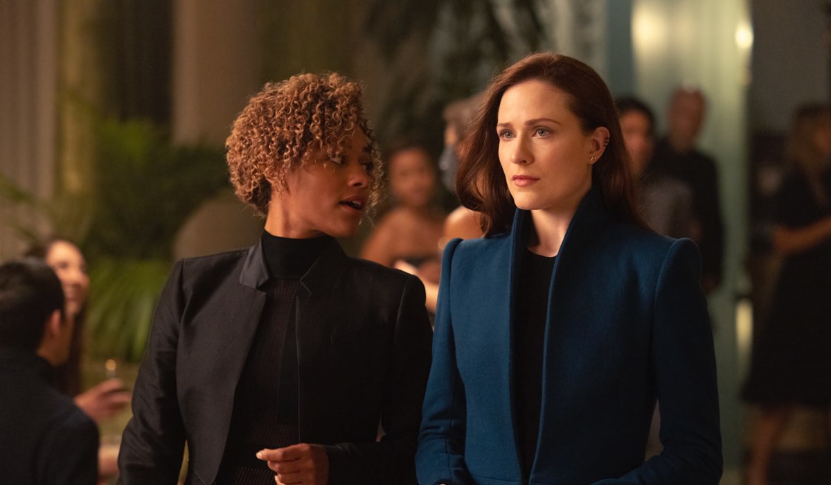 Da Sinistra: Ariana Debose Ed Evan Rachel Wood In Una Scena Di