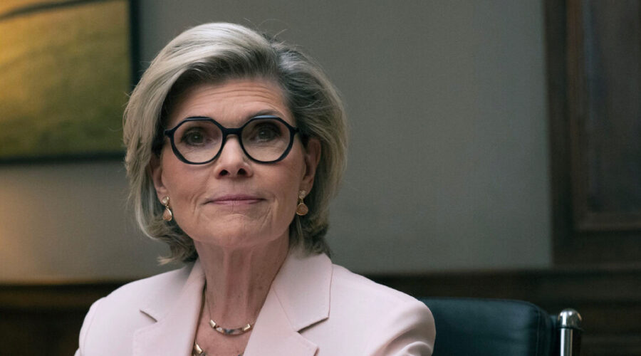 Debra Monk Interpreta Karen Brantley In 