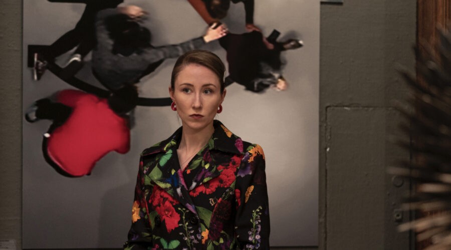 Erin Doherty In Chloe Credits Luke Varley Per Amazon Prime Video