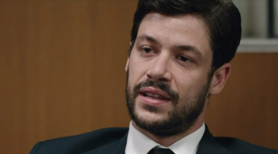 Alessandro Cosentini (Cosimo Bergamini) in una scena della puntata 44 de “Il Paradiso delle Signore 6”. Credits: Rai