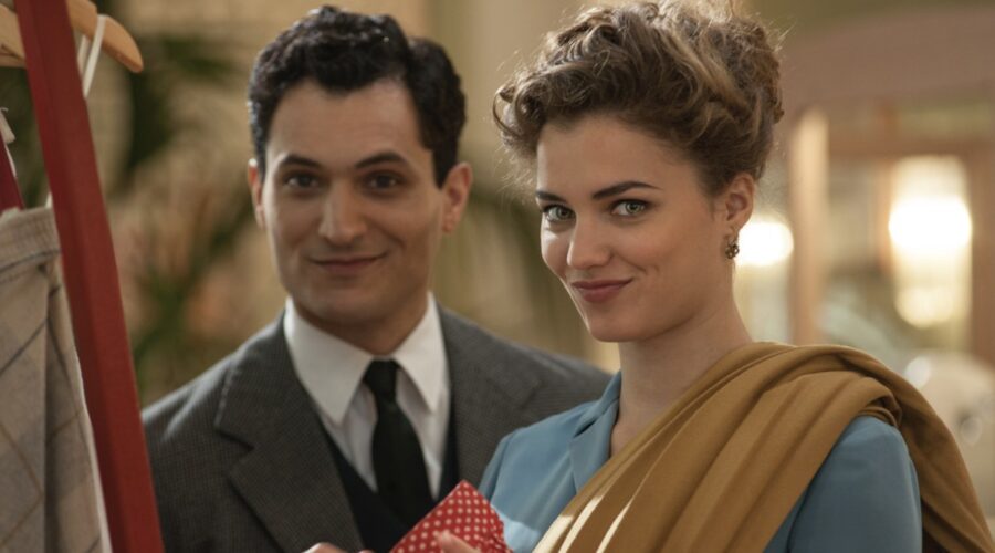 Da sinistra: Alessandro Tersigni (Vittorio Conti) e Giusy Buscemi (Teresa Iorio) in un posato per le prime due stagione de