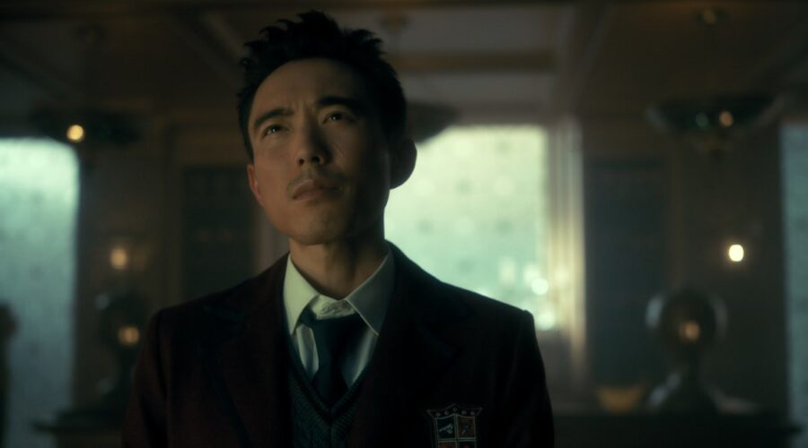 Justin H. Min Interpreta Ben In 