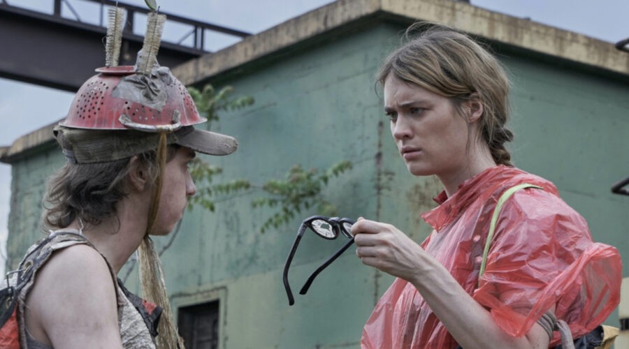 Mackenzie Davis, Alex Friesen In Station Eleven Credits Timvision Hbo Max
