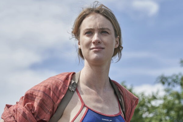 Mackenzie Davis in una scena di “Station Eleven”. Credits: Timvision.