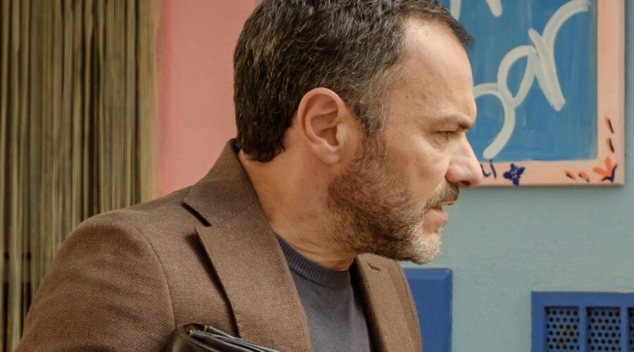 Massimiliano Gallo in una scena di 