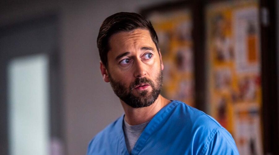 Ryan Eggold (dottor Max Goodwin) in una scena di New Amsterdam 4. Credits: Mediaset.